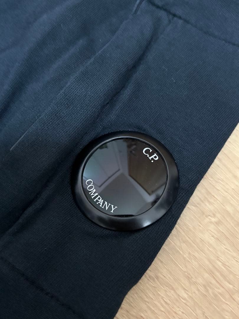 C.P.COMPANY カットソー レンズ付き　ブラック　Mサイズ