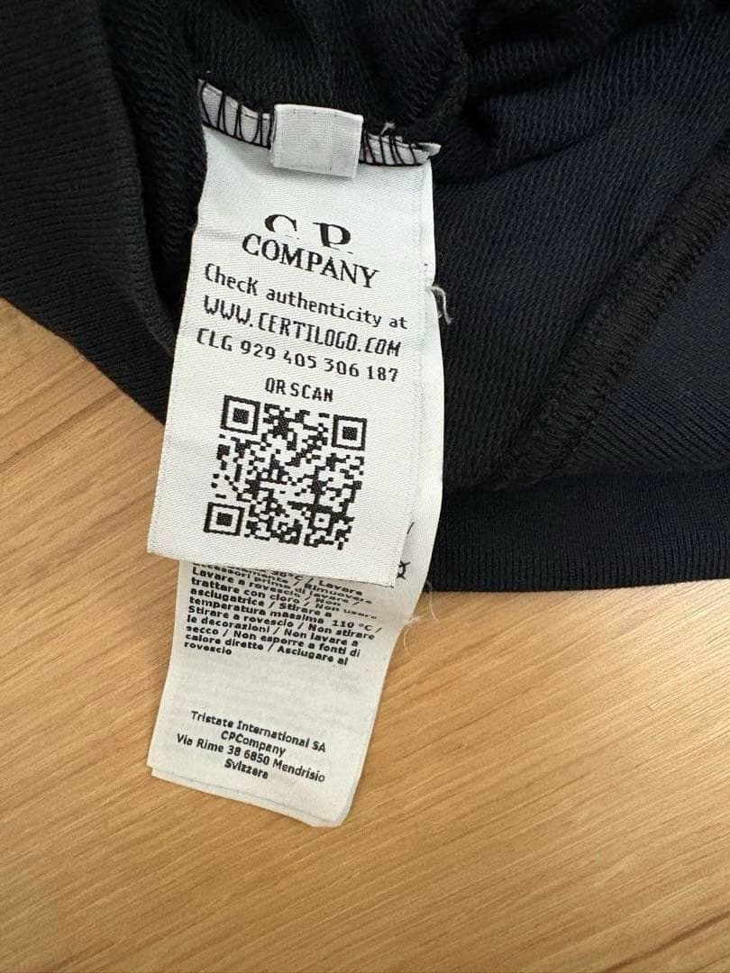C.P.COMPANY カットソー レンズ付き　ブラック　Mサイズ