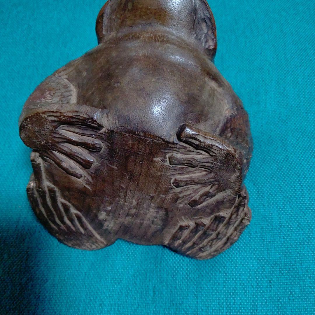 手掘りの親子カエルです。自宅の蔵出しですが時代物と思います。