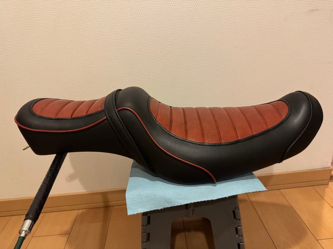 KandH スポーツスター　キング&クイーン　黒茶