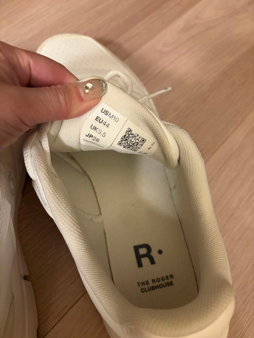 靴 On Running The Roger Clubhouse