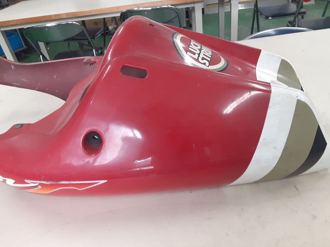 RGV250Γ VJ23A 純正 ラッキーストライク テールカウル 割れなし！