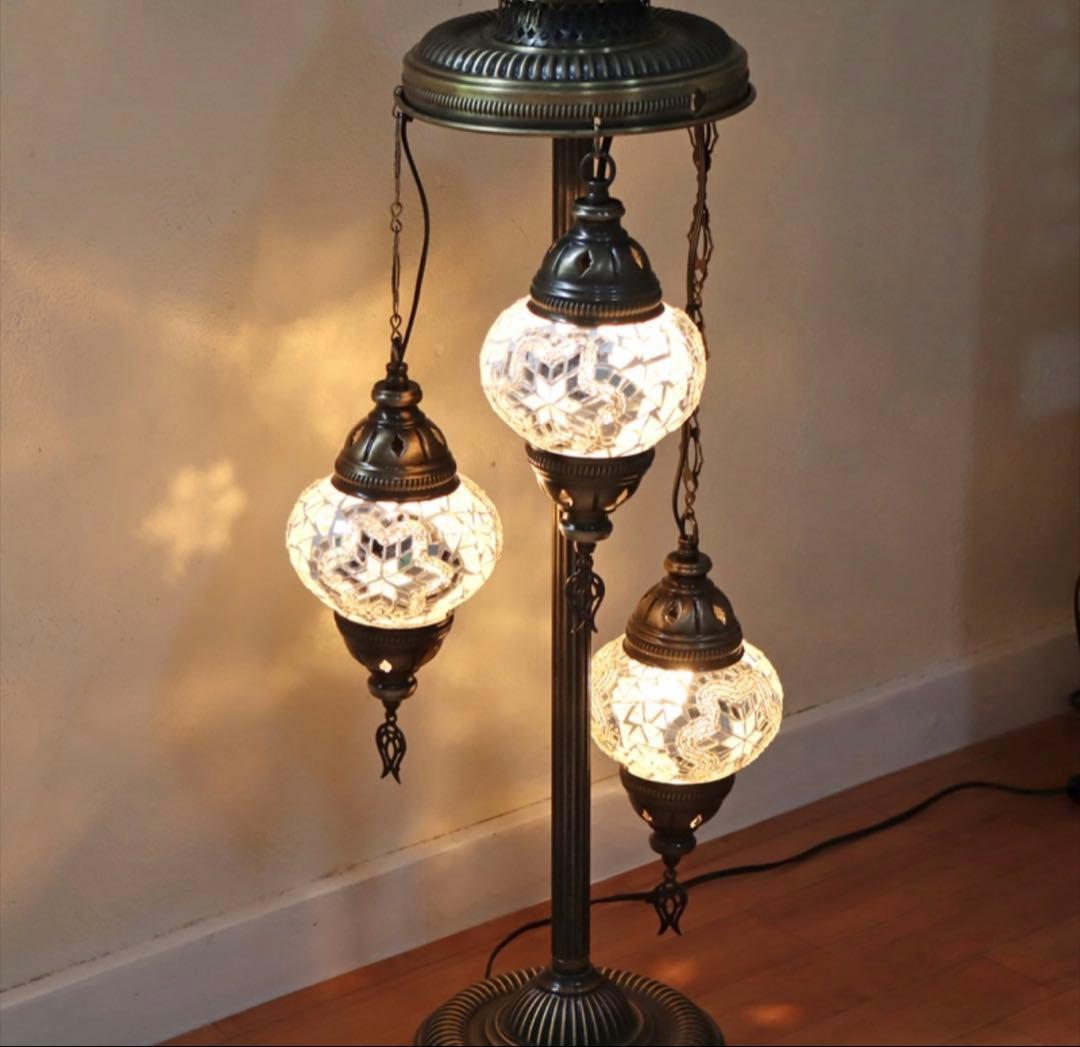 モザイクシャンデリアスタンドランプ 3灯 全高94cm ホワイト E17