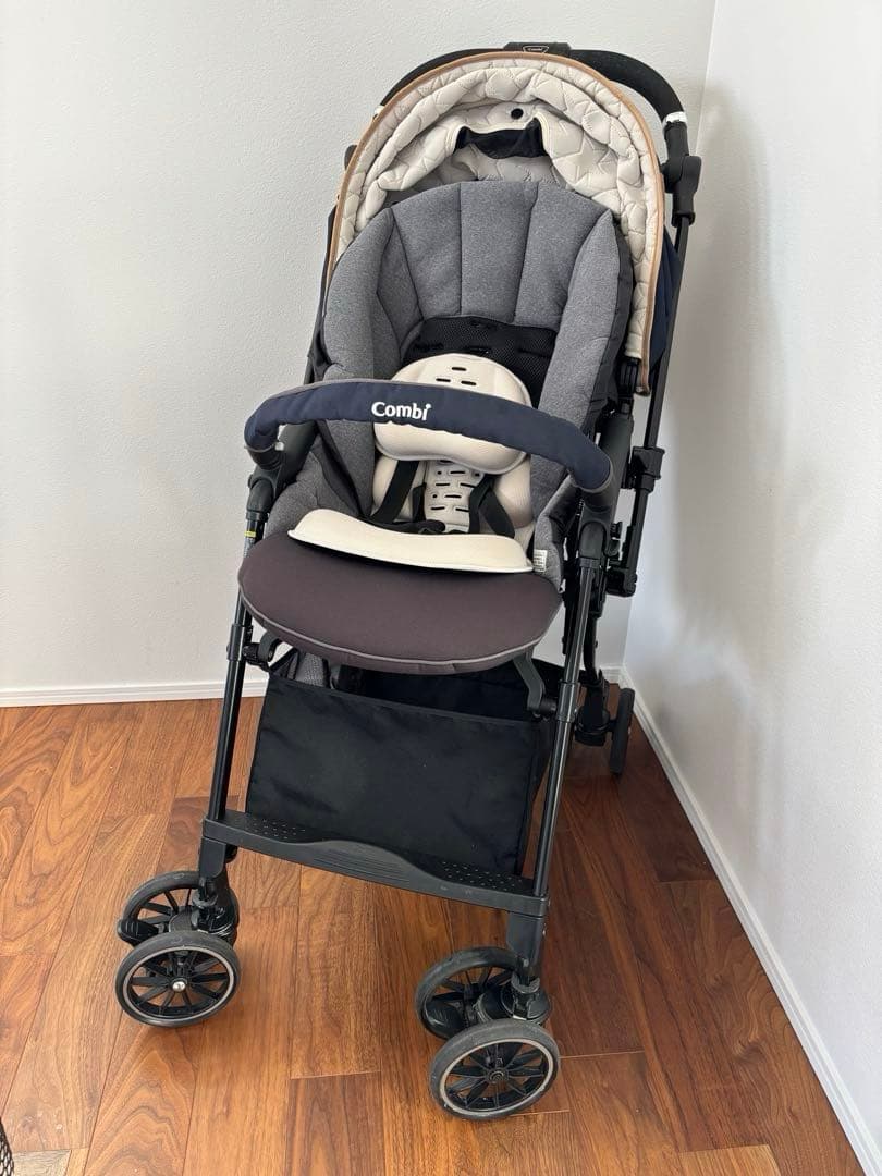 Combi ベビーカー 折りたたみ式 グレー/ネイビー