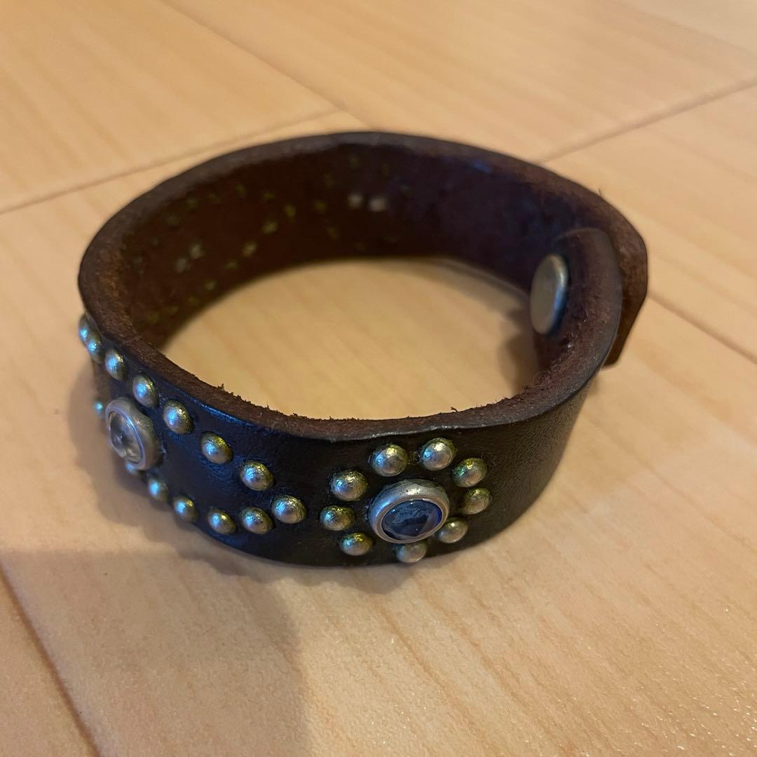 HTC ブレスレット ブラックレザーxクリアストーンxブルーストーン