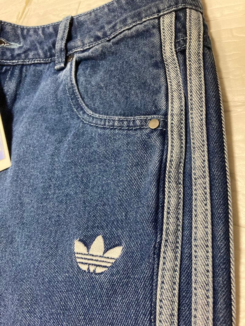 アディダスオリジナルス アディカラー デニム トラックパンツ　レディース