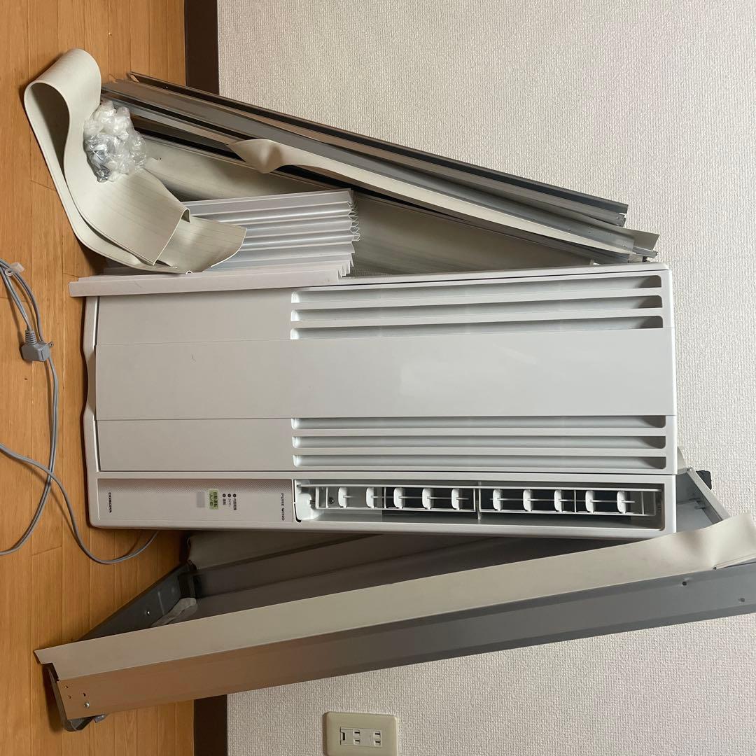 CORONA 窓用エアコン ホワイト　窓に取り付け