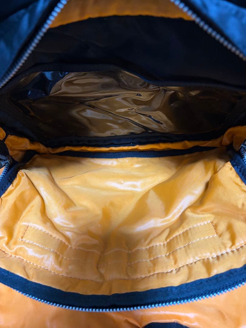 美品　PORTER タンカー　リュック　19L