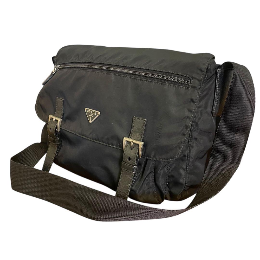 PRADA ブラック メッセンジャーバッグ ナイロン 三角ロゴ