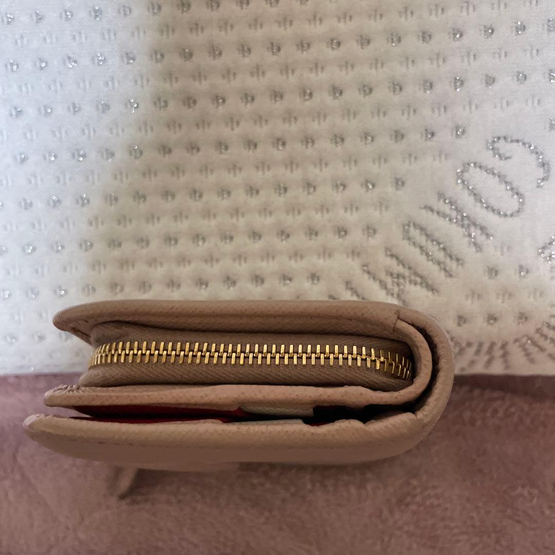 PRADA 二つ折り財布 ベージュ