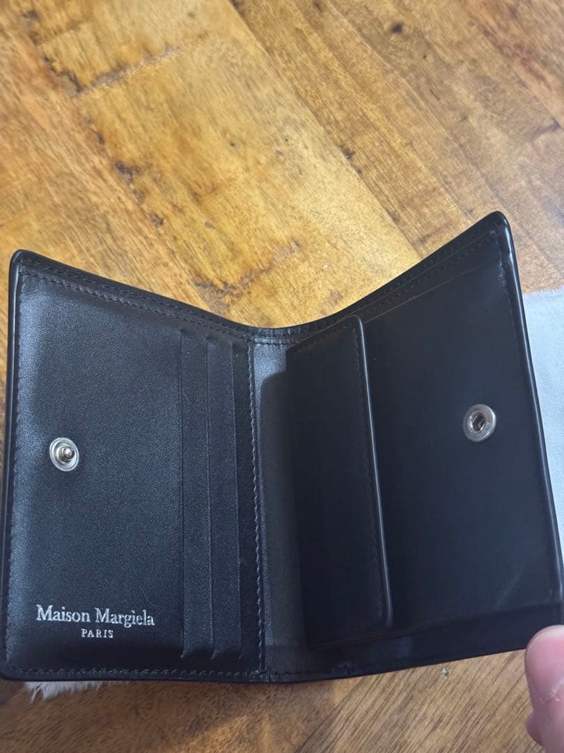 メゾンマルジェラ　4ステッチ 二つ折り　ブラック