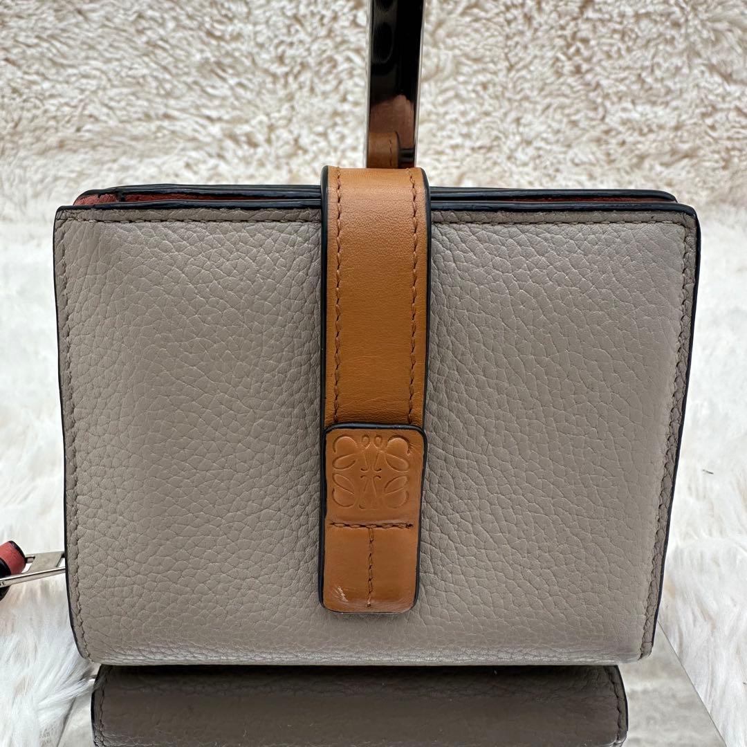 ✨美品✨ロエベ　２つ折り財布　アナグラム　バーティカルウォレット　レザー