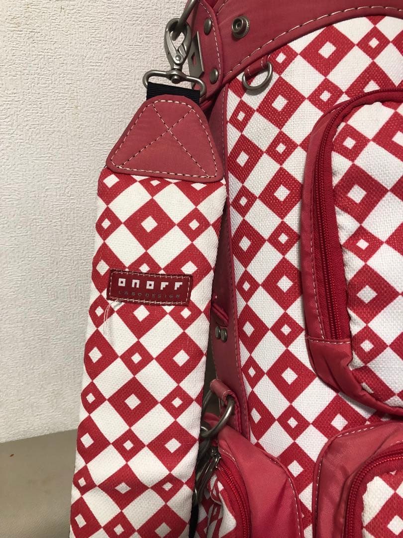 送料込み】超激レア　数量限定販売　オノフ　ONOFF キャディバッグ　レディース