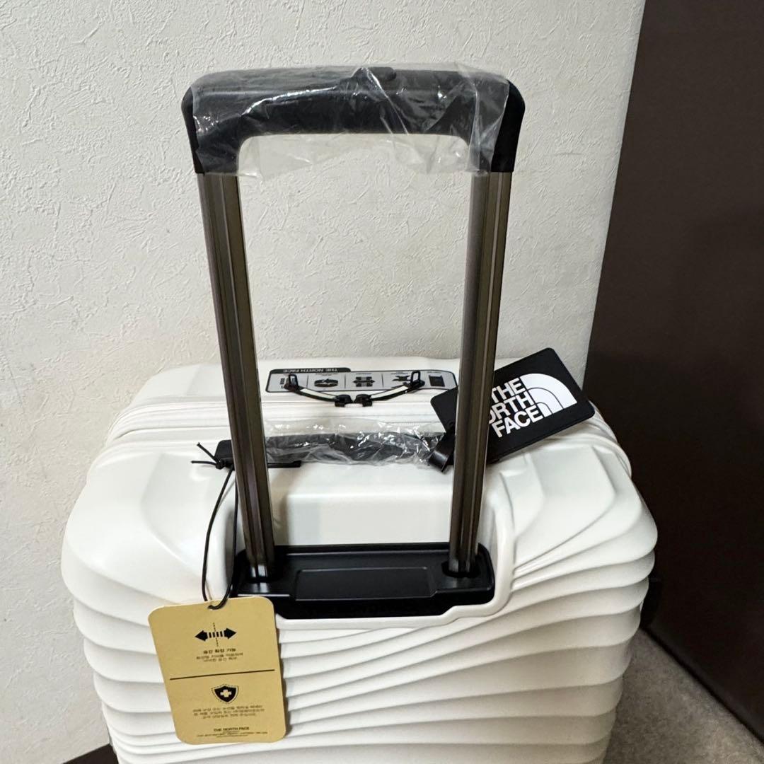 【海外限定】　新品未使用　ノースフェイス　スーツケース　24インチ　キャリー