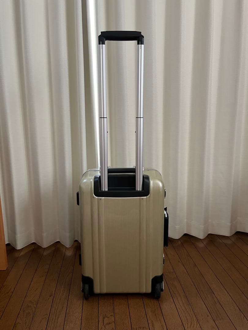 tocushino　ゼロハリ2輪　ポリカボネート　キャリーケース 中古品