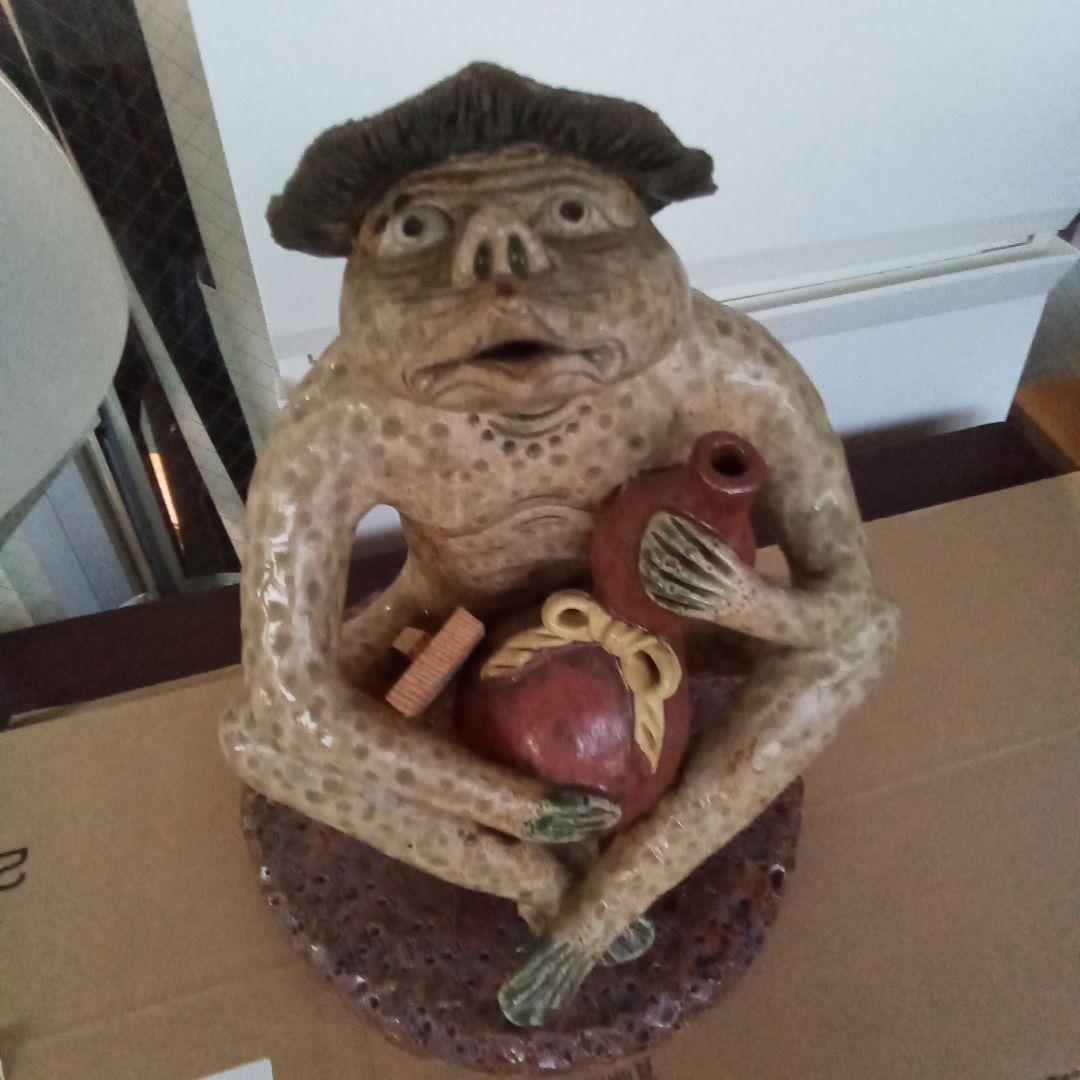 曼荼羅さま専用　河童の陶器置物 壺を抱える