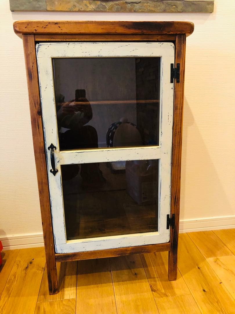 アンティーク　カップボード　ビンテージ　木製ガラス扉ラック 中型　高さ100