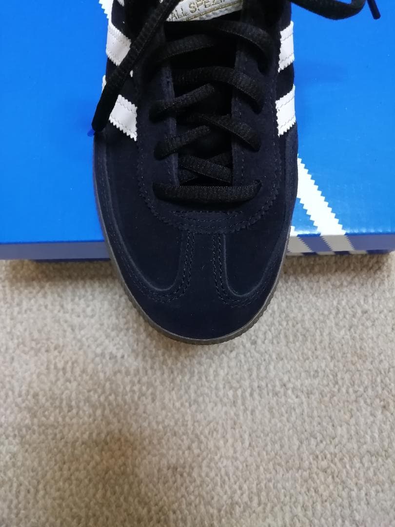 adidas　HANDBALL SPEZIAL 23cm