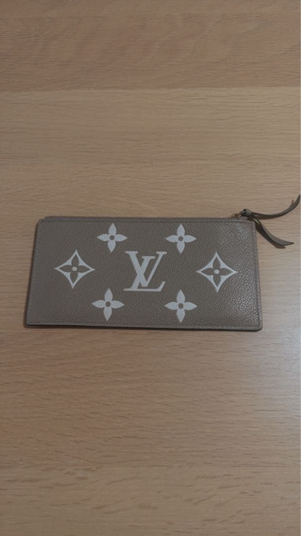 Louis Vuitton モノグラムポシェット