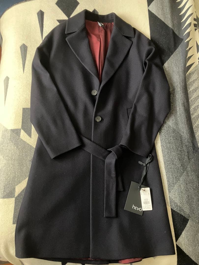HEVO Ostuni ベルテッドコート48 トレンチ　替えボタン ハンガー付