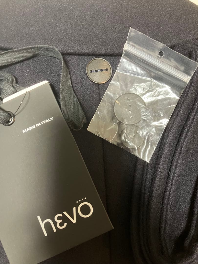 HEVO Ostuni ベルテッドコート48 トレンチ　替えボタン ハンガー付