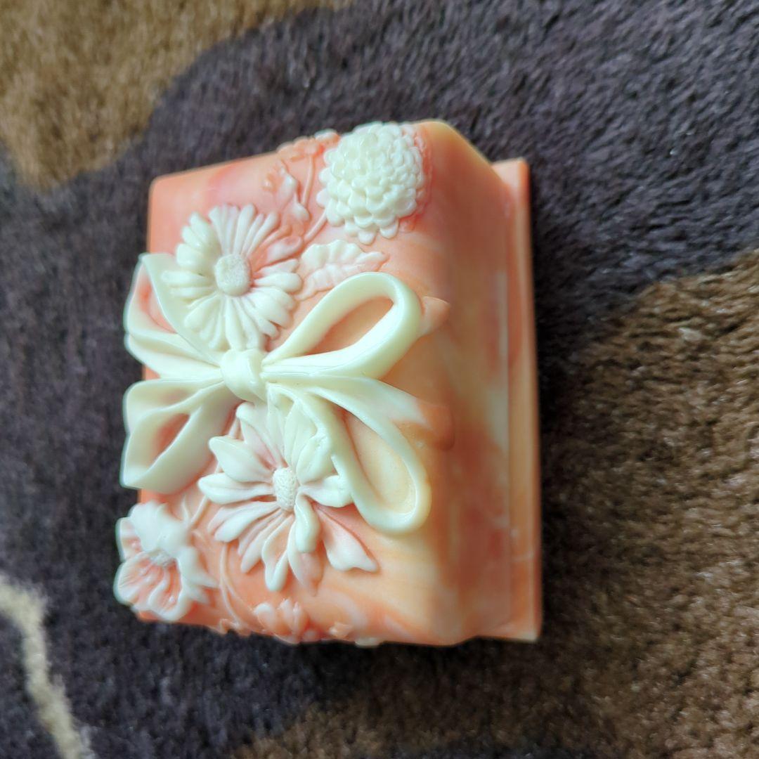 オレンジ色の花模様小物入れ Avondale HANDCRAFTED