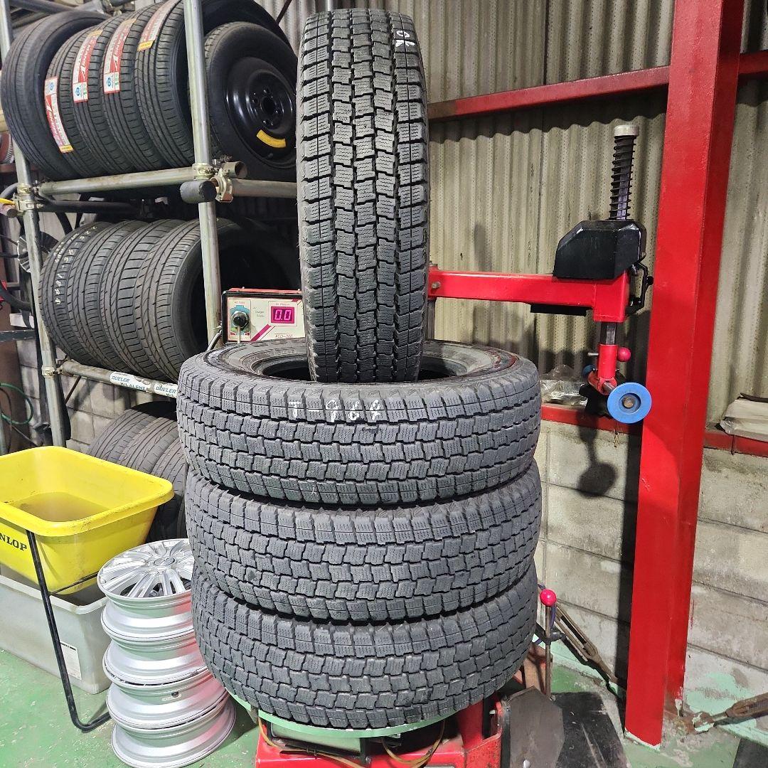 195/80R15　107/105 スタッドレス 4本セット　18年製
