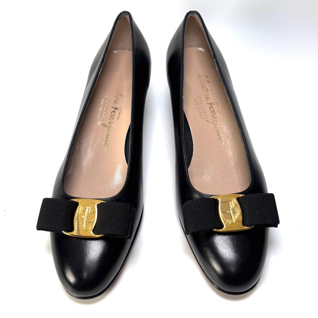 Salvatore Ferragamo パンプス ヴァラリボン 7 レザー 黒