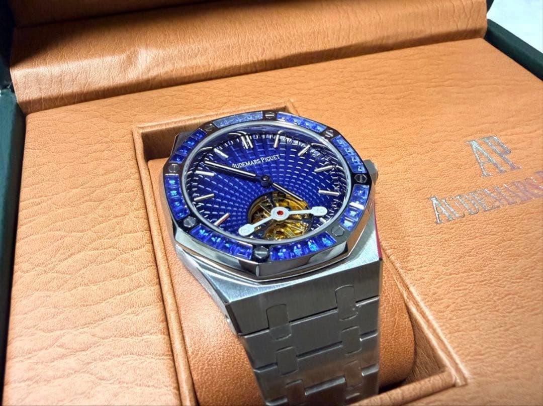 トゥールビヨン ロイヤルオーク バケットサファイア オマージュダイヤモンド腕時計