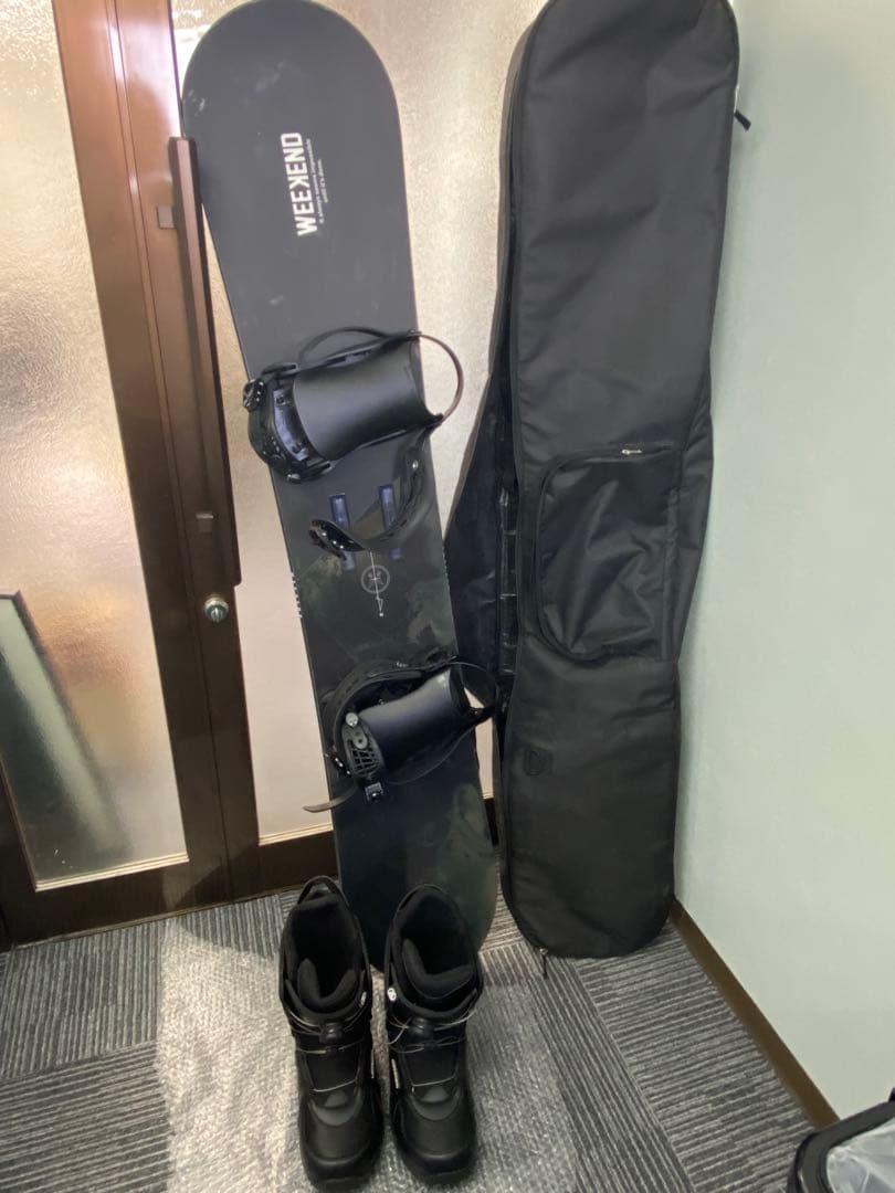 # WEEKENDスノーボードセット ブーツ ケース付き