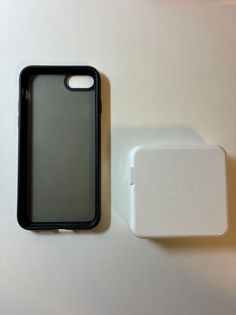 【Apple iPhone SE (第3世代) 64GB＋付属機器】