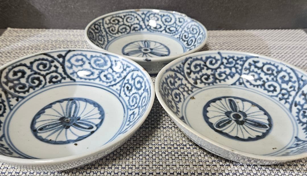 江戸時代中期　古伊万里　染付　たこ唐草文様　なます皿　膾皿　くらわんか皿　3客