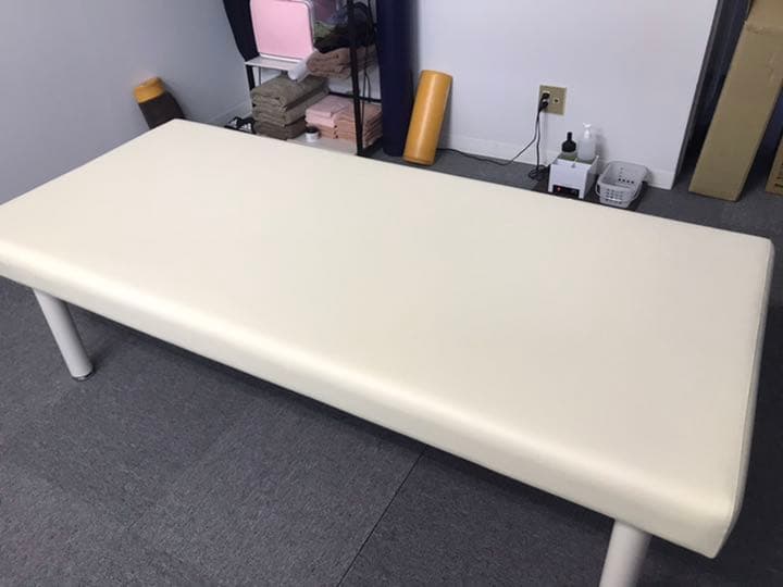 高反発H型マッサージベッド(無孔)    クリーム