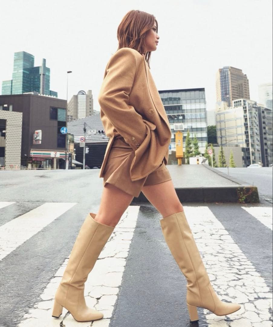 サオ様 おまとめです 値札付未使用 Max Mara キャメル100%ブレザー