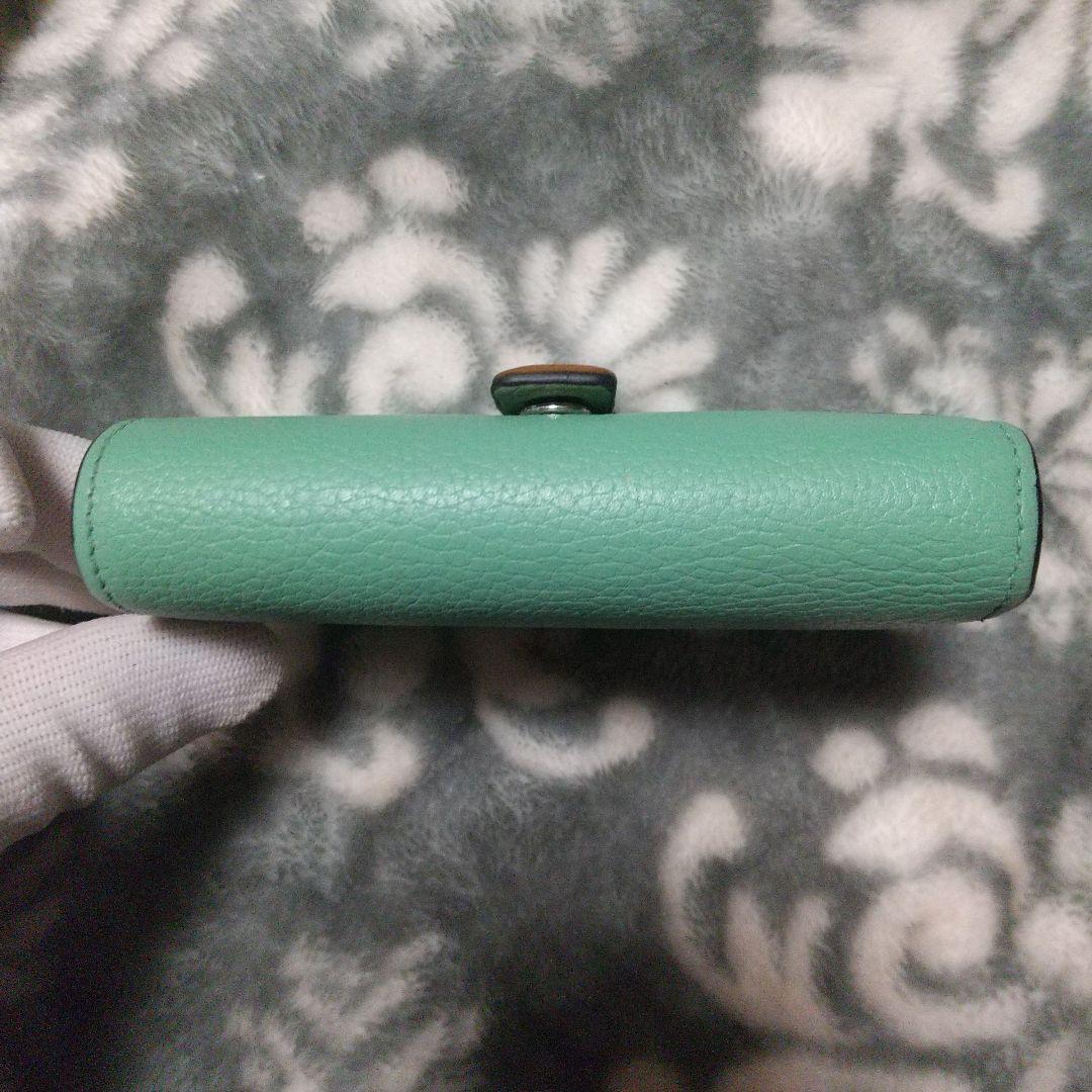 ロエベLOEWEバーティカルウォレットグリーン系 三つ折り財布 レザー