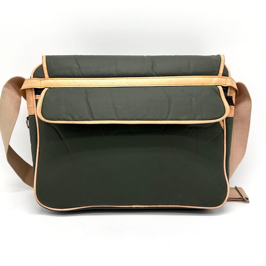 レアタイプ ハンティングワールド メッセンジャーバッグ バチュー レザー カーキ