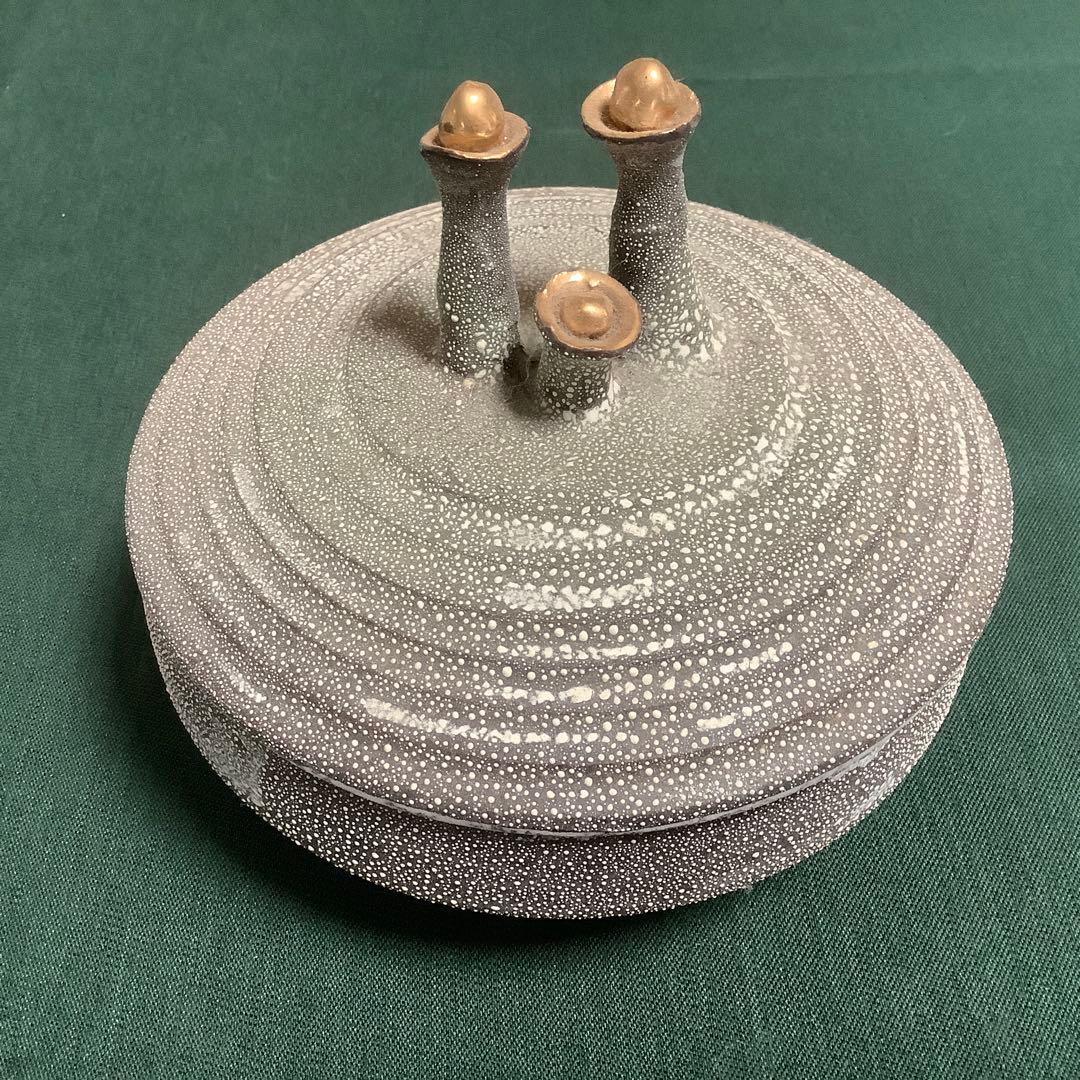 小林政美さんの波紋模様のグレー陶器収納容器