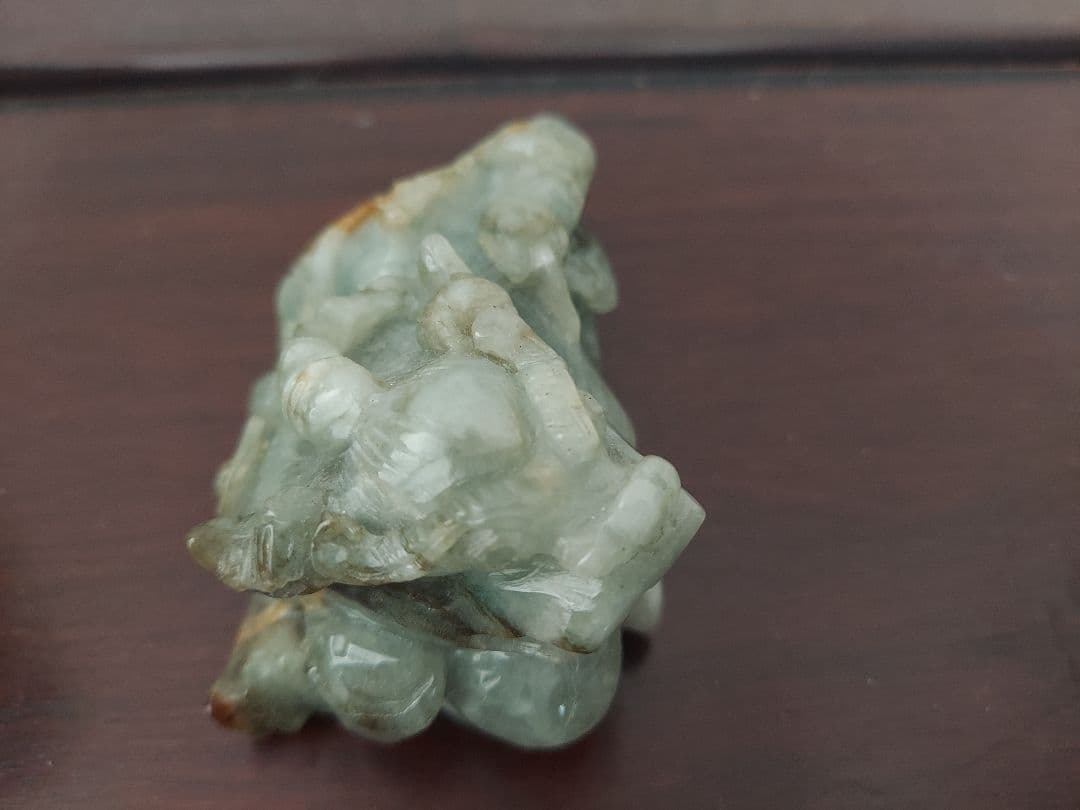 翡翠 獅子彫刻 約10cm 良好 221g 専用台座付