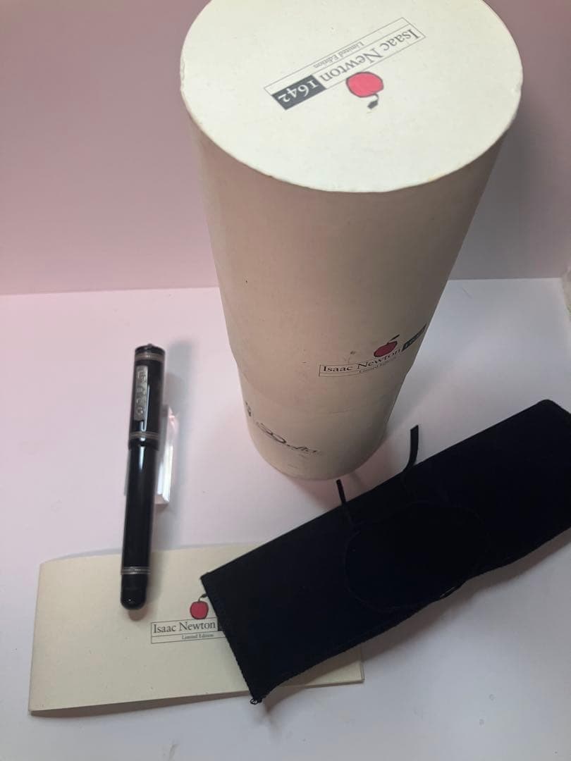 DELTA　アイザック・ニュートン　1642　中字　デルタ