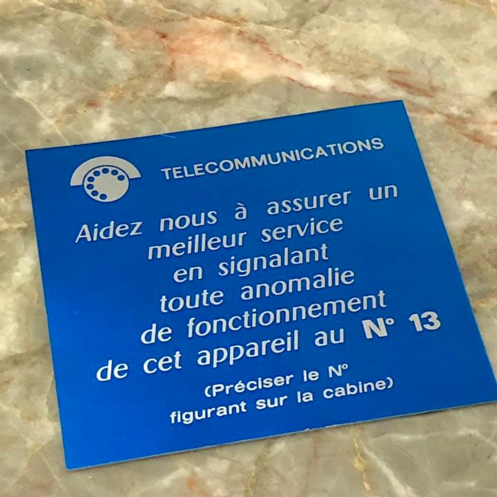 フランス　電話案内表示プレート