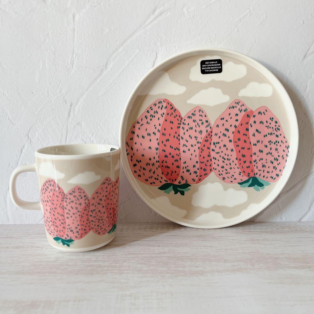 ♡2025 マリメッコ　マンシッカヴォレット プレート　マグカップ　いちご山　皿