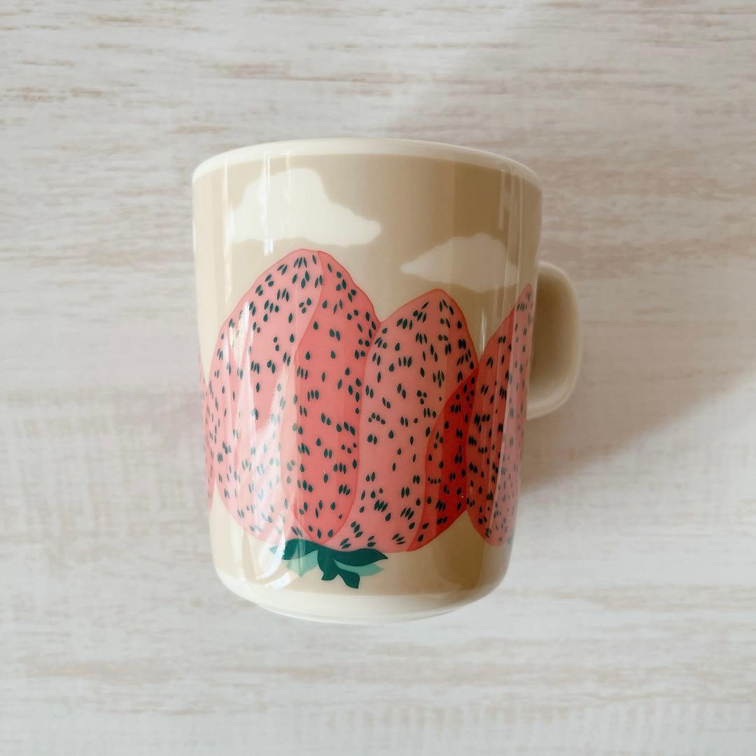 ♡2025 マリメッコ　マンシッカヴォレット プレート　マグカップ　いちご山　皿