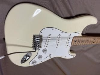 SQUIER AFFINITY ストラトキャスターモデル　ホワイト系 美品