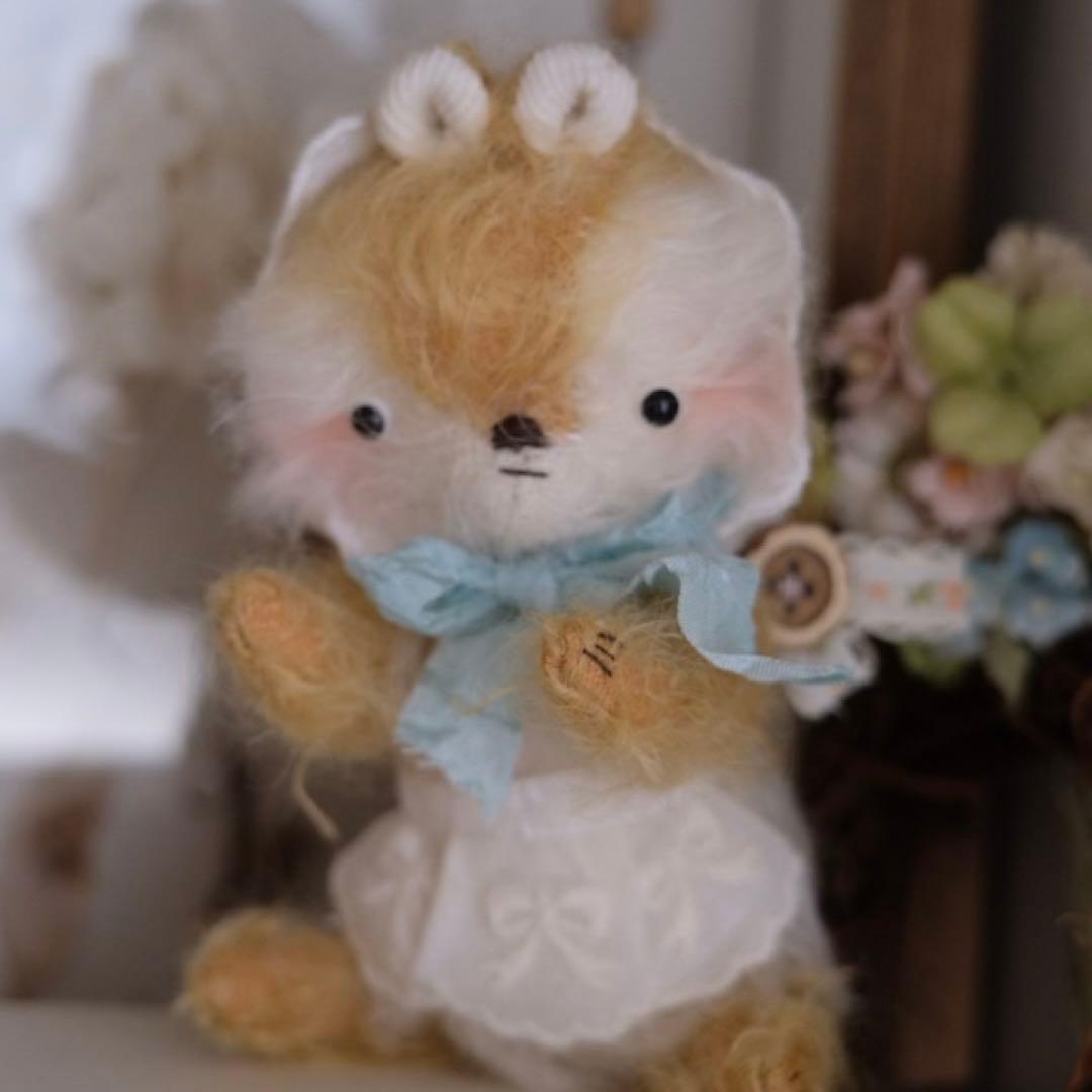 逞しいリスちゃん ぬいぐるみ ハンドメイド 海外作家様 栗鼠 部屋飾り