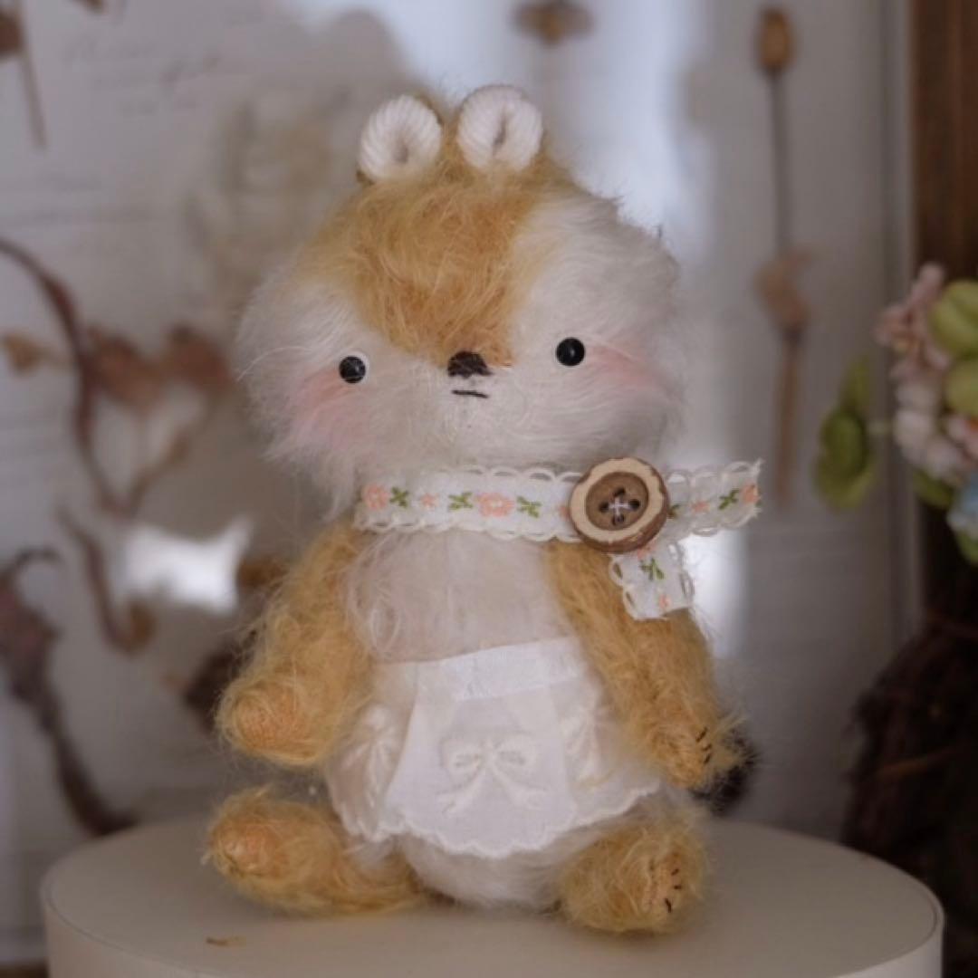 逞しいリスちゃん ぬいぐるみ ハンドメイド 海外作家様 栗鼠 部屋飾り