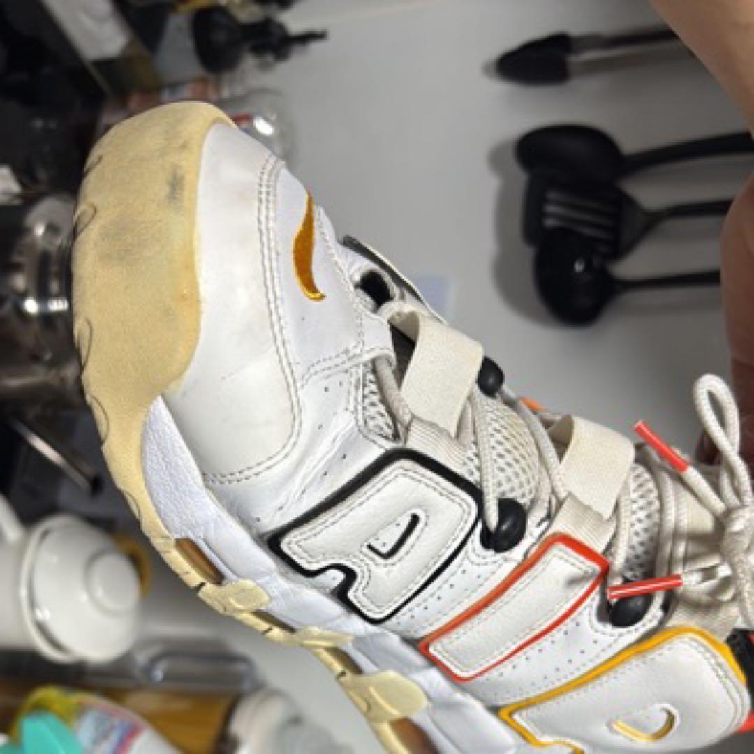 NIKE モアアップテンポ　レイガンス