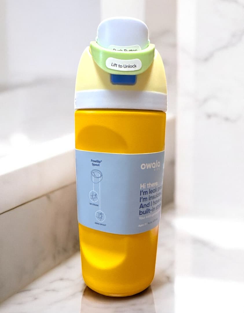 Owala FreeSip 子ども用水筒 イエロー 約475ml