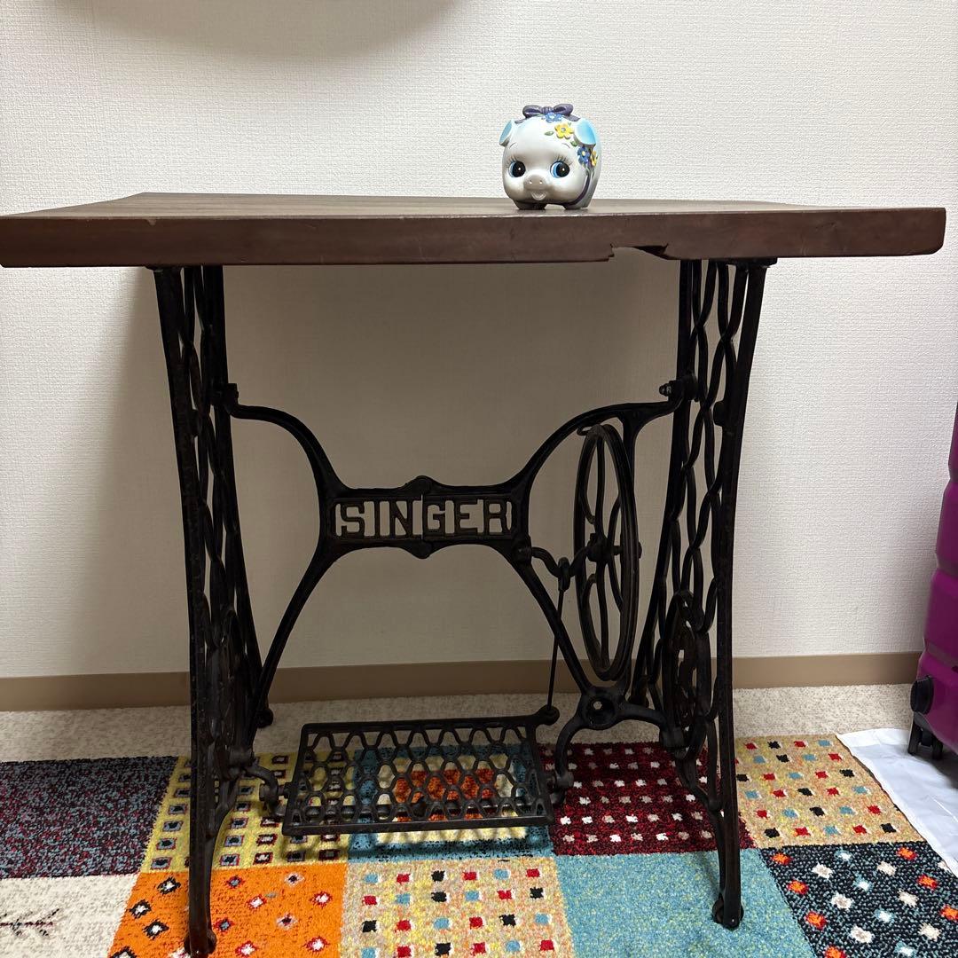 mimosaです。 ミシン台　SINGER アンティーク　テーブル仕立て