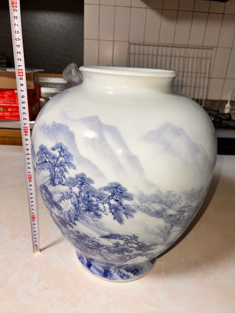 173 深川製磁 大型花瓶 約40cm 染付山水図 有田焼 風格ある飾り壺 花器