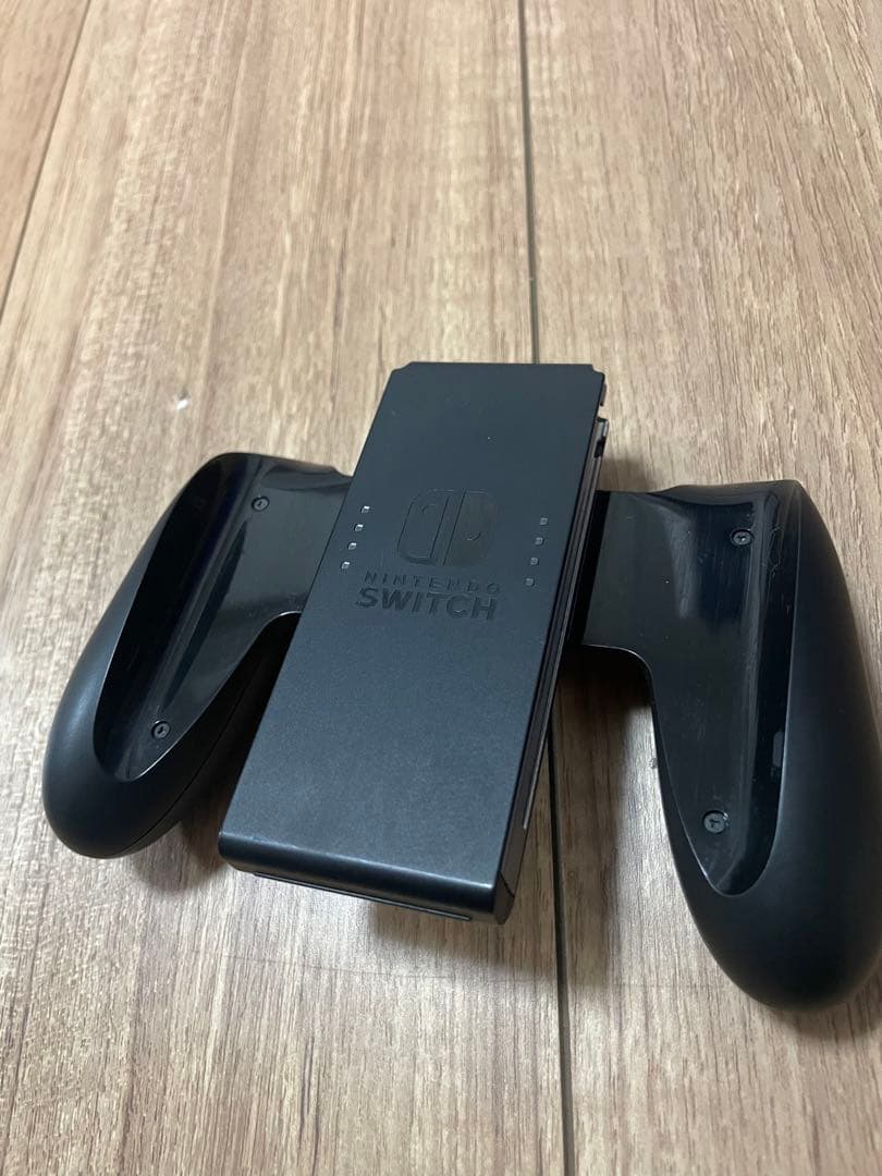 Nintendo Switch 本体　レッド　ネオンパープル